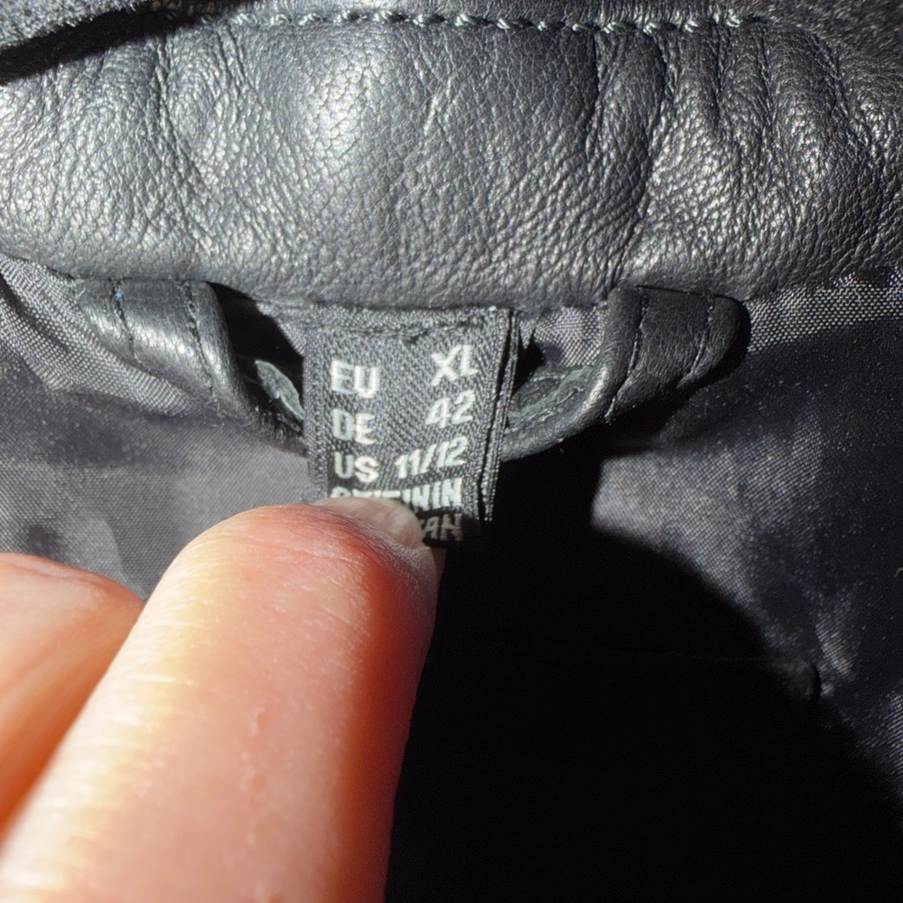 Mauritius Classic Black Leather Single-Button Women's Jacket - Picture 6 of 7